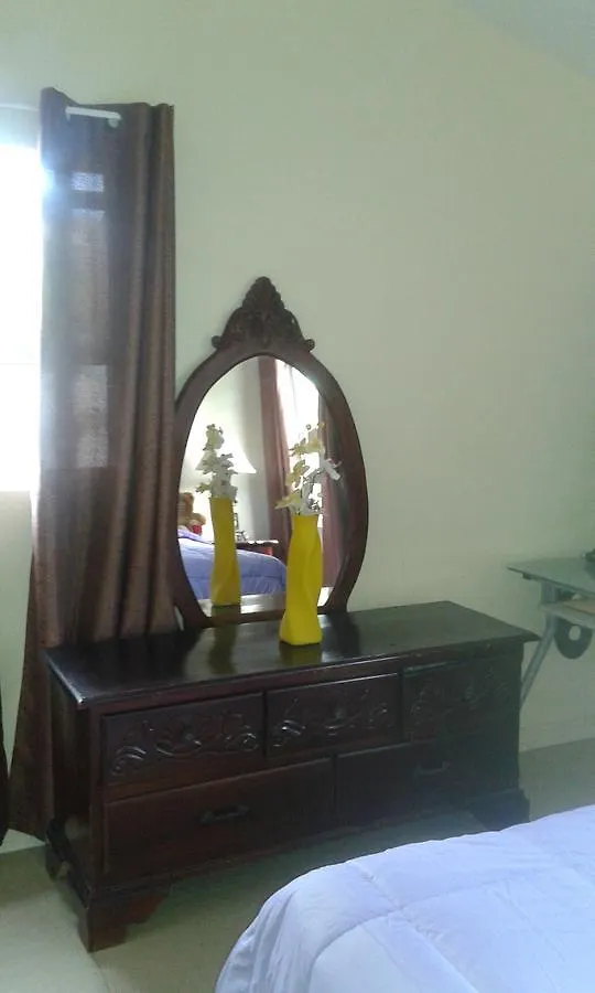 Spanish Town Gated Secured Private Rooms Jamaika